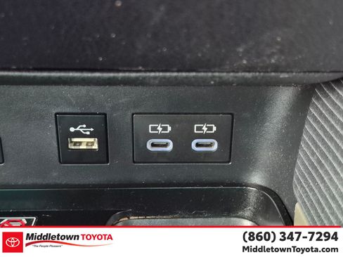 Used 2025 Toyota Camry SE FWD image 26