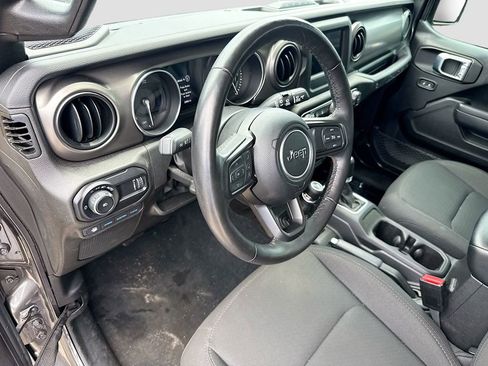 Used 2023 Jeep Wrangler Unlimited w/ Cold Weather Group AWD/4WD image 10