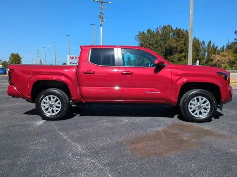 Used 2025 Toyota Tacoma Limited image 3