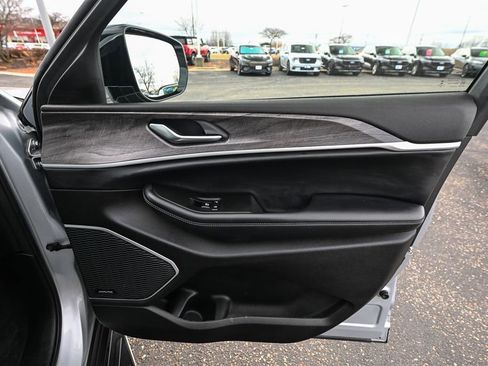 Used 2021 Jeep Grand Cherokee L Limited image 27