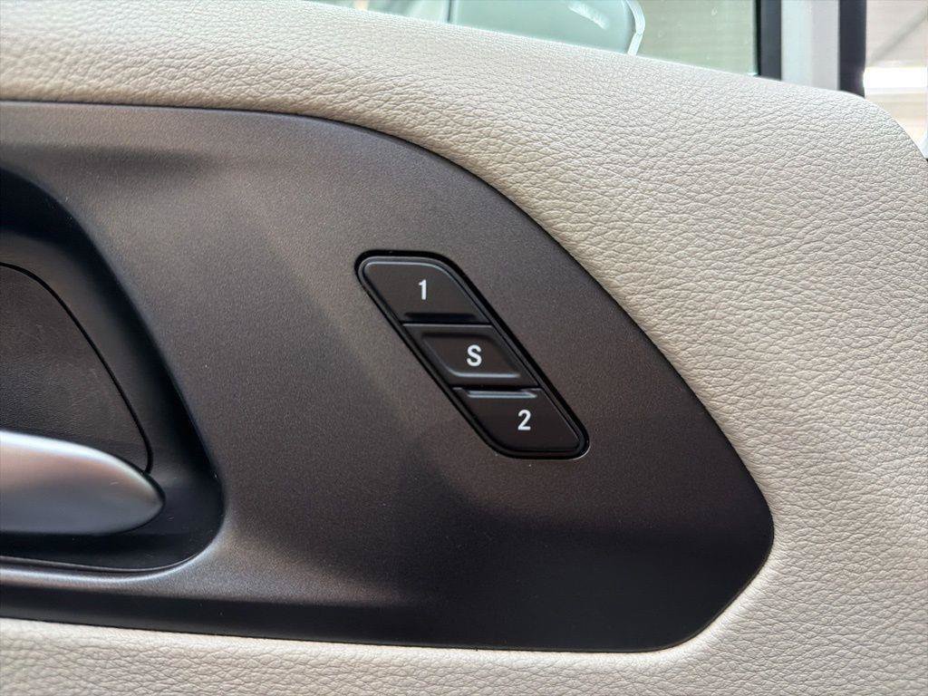 Used 2020 Chrysler Pacifica Limited FWD image 41