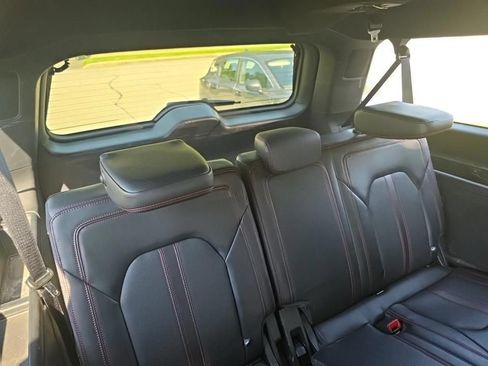 Used 2023 Ford Expedition Max Limited AWD/4WD image 9