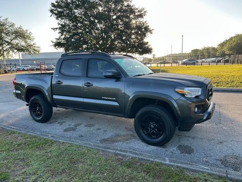 Used 2022 Toyota Tacoma SR5 RWD image 7