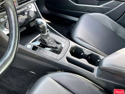 Used 2019 Volkswagen Jetta SEL image 12