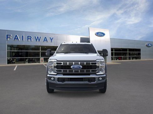 New 2025 Ford F550 4x4 Regular Cab Super Duty image 6