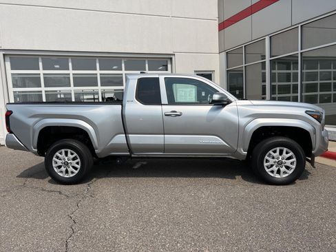 Used 2026 Toyota Tacoma SR5 RWD image 16