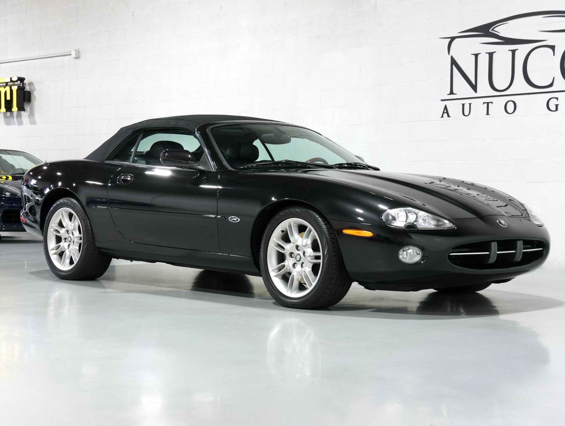 Used 2001 Jaguar XK8 Convertible RWD image 16