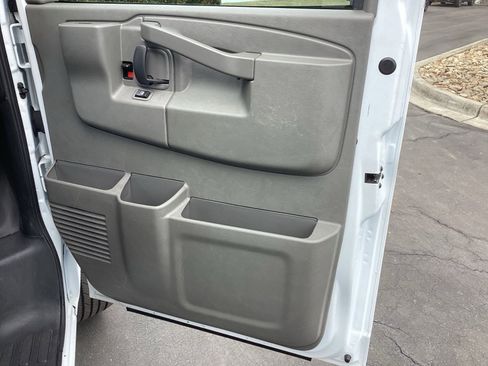 Used 2023 Chevrolet Express 3500 LS image 23