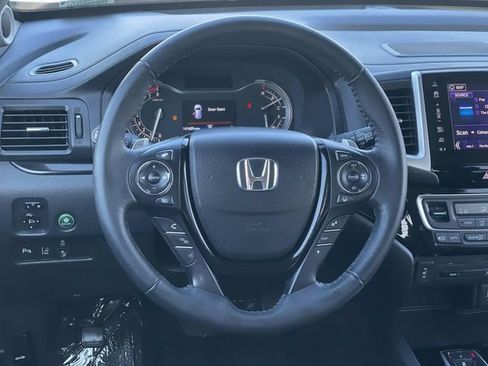 Used 2017 Honda Pilot Touring image 7