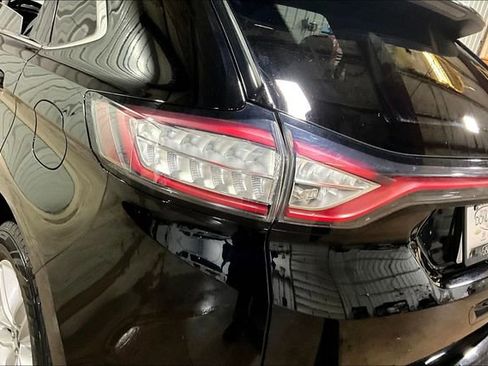 Used 2018 Ford Edge SEL w/ Equipment Group 201A image 8