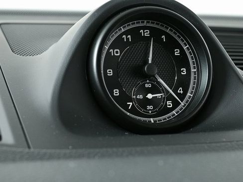 Certified 2025 Porsche Macan AWD image 16