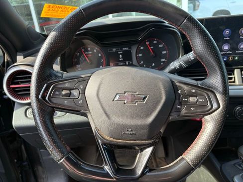 Used 2024 Chevrolet Trax RS image 24