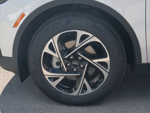 New 2025 Lincoln Nautilus Premier w/ Jet Appearance Package image 9