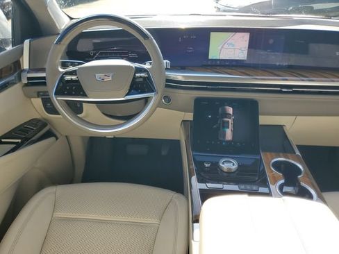 Used 2025 Cadillac Escalade ESV Sport Platinum w/ LPO, Floor Liner Package AWD/4WD image 18