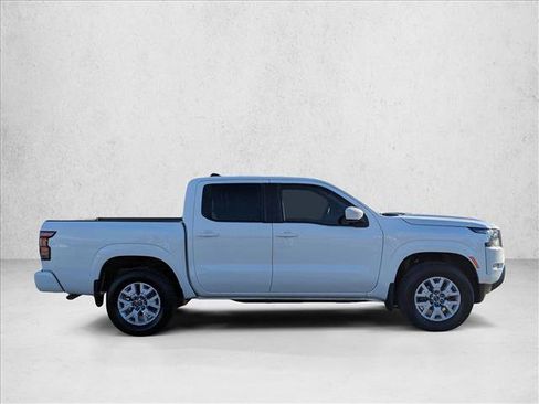 Used 2022 Nissan Frontier SV image 4