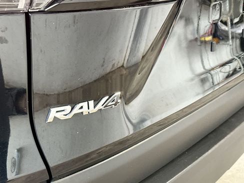 Used 2025 Toyota RAV4 XLE AWD/4WD image 10