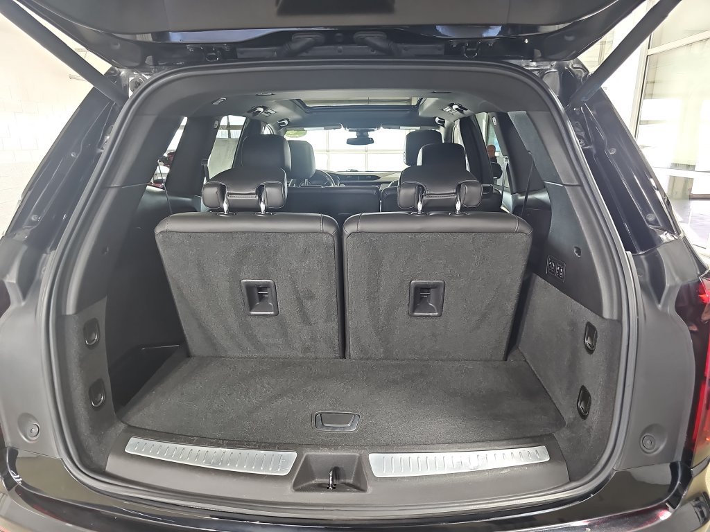 Used 2020 Cadillac XT6 Premium Luxury AWD/4WD image 17