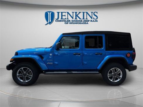 Used 2022 Jeep Wrangler Unlimited Sahara w/ Safety Group image 5