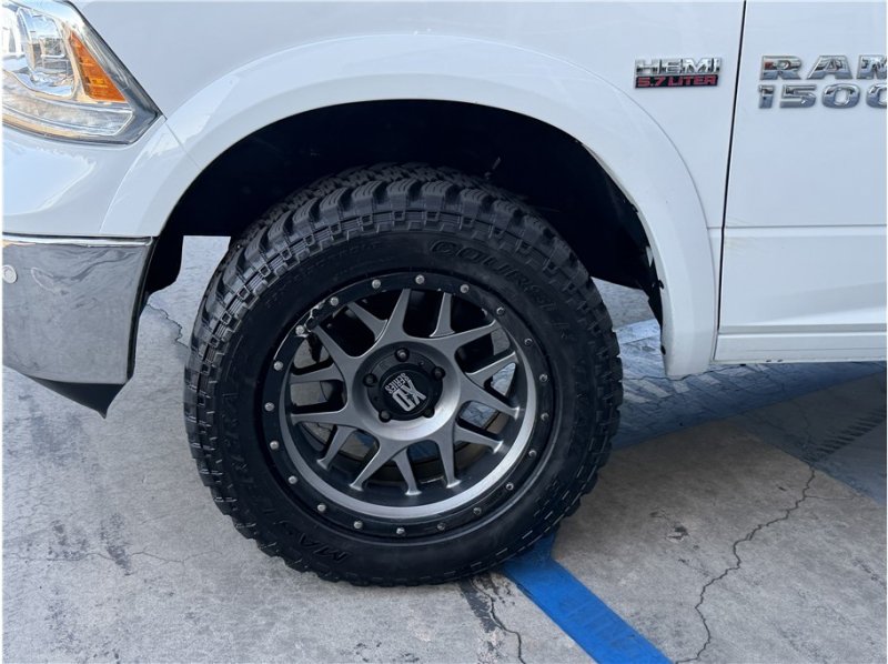 Used 2018 RAM 1500 Laramie w/ Convenience Group AWD/4WD image 12