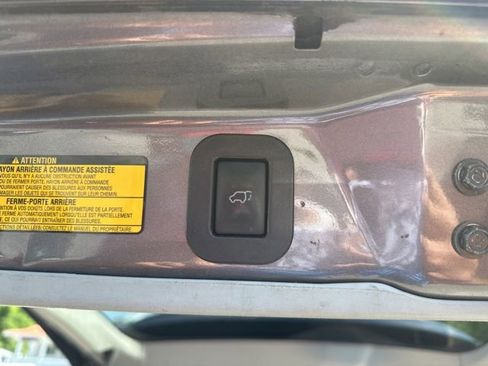 Used 2012 Toyota Sienna Limited w/ Premium Pkg AWD/4WD image 6