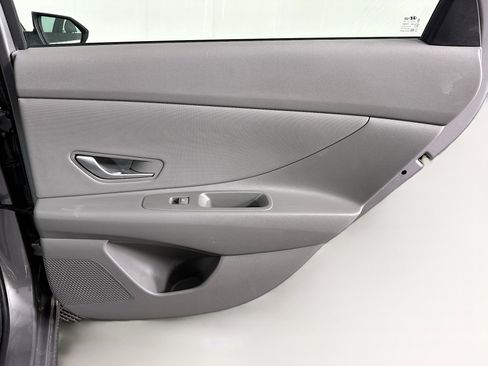 Used 2025 Hyundai Elantra SEL image 30