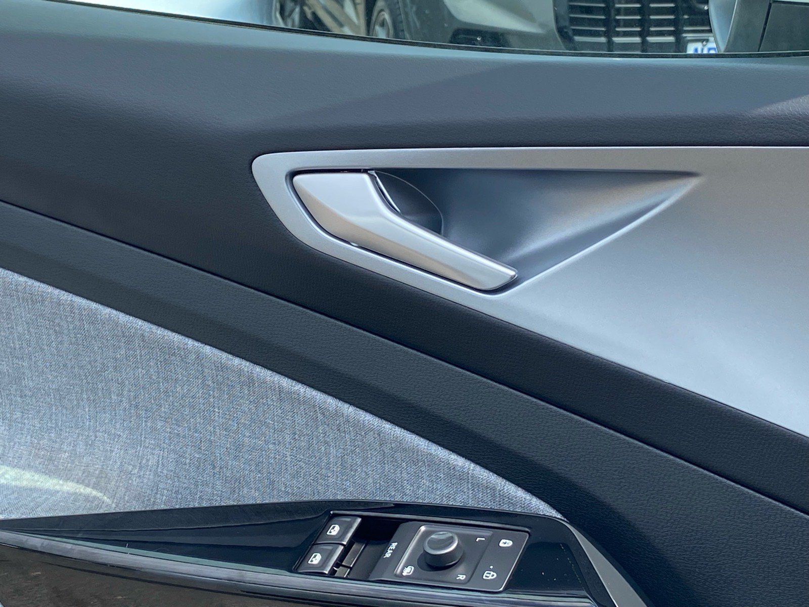 Certified 2023 Volkswagen ID.4 Pro RWD image 16