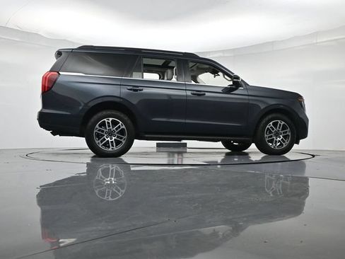 Certified 2025 Ford Expedition Active AWD/4WD image 36