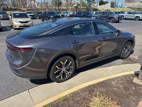 Used 2024 Toyota Crown XLE image 2