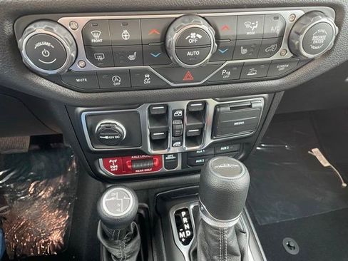 New 2026 Jeep Gladiator Sport AWD/4WD image 20