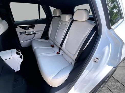 Used 2026 Mercedes-Benz GLC 300 4MATIC image 25