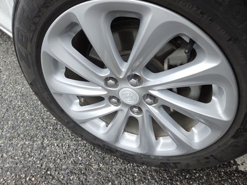 Used 2016 Buick LaCrosse FWD image 7