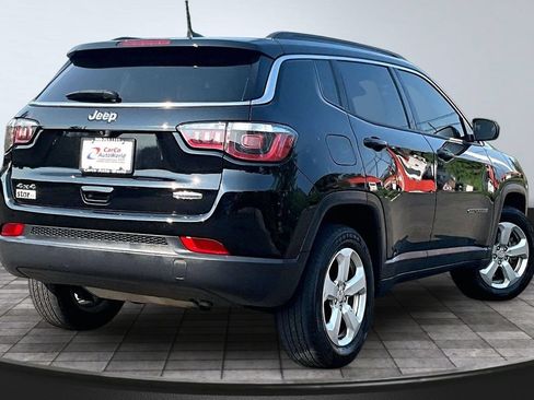 Used 2019 Jeep Compass Latitude w/ Popular Equipment Group AWD/4WD image 5
