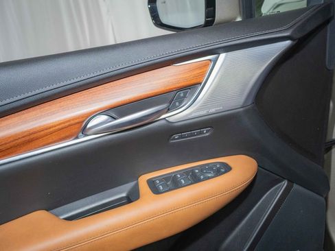 Used 2023 Cadillac XT5 Premium Luxury image 11