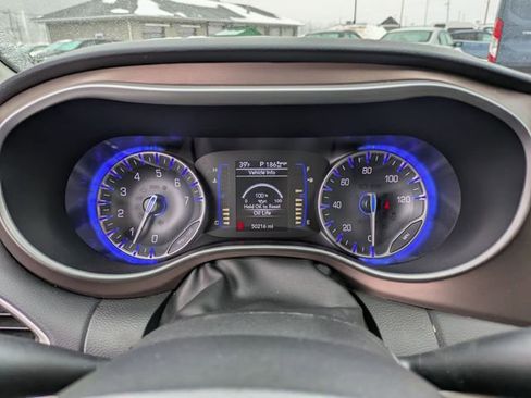 Used 2023 Chrysler Voyager LX image 11