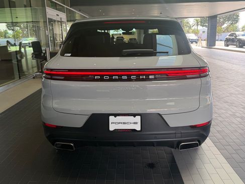 Certified 2024 Porsche Cayenne AWD/4WD image 9