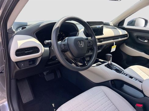 Certified 2026 Honda HR-V LX image 10