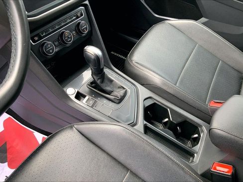Used 2020 Volkswagen Tiguan SE FWD image 15