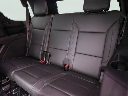 Used 2021 Chevrolet Tahoe Z71 w/ Z71 Signature Package image 30