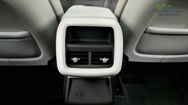 Used 2025 Cadillac Lyriq Luxury w/ LPO, Floor Liner Package RWD image 54