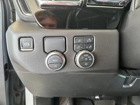 Used 2025 GMC Sierra 1500 SLT RWD image 18