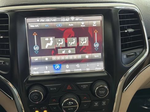 Used 2018 Jeep Grand Cherokee Limited AWD/4WD image 12
