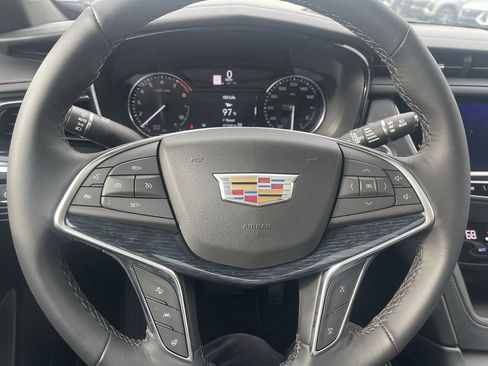 Certified 2022 Cadillac XT5 Premium Luxury w/ LPO, Floor Liner Package image 19