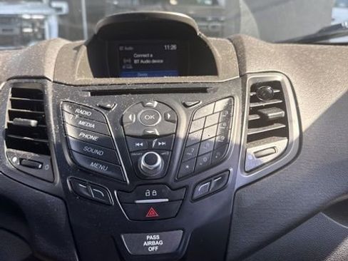 Used 2019 Ford Fiesta SE image 5