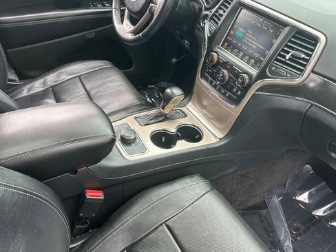 Used 2017 Jeep Grand Cherokee Limited w/ Luxury Group II AWD/4WD image 33