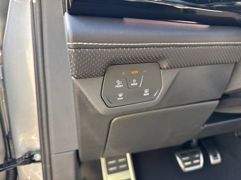 Used 2024 Volkswagen Atlas Cross Sport SEL R-Line image 12