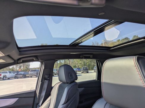 Used 2024 Acura MDX A-Spec image 12