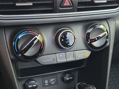 Used 2018 Hyundai Kona SEL w/ SEL Tech Package 02 image 22