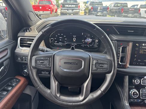 Used 2023 GMC Yukon Denali Ultimate w/ LPO, Floor Liner Package image 15