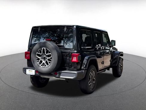 Used 2025 Jeep Wrangler Unlimited Sahara AWD/4WD image 15