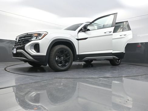 New 2026 Volkswagen Atlas Peak Edition AWD/4WD image 32